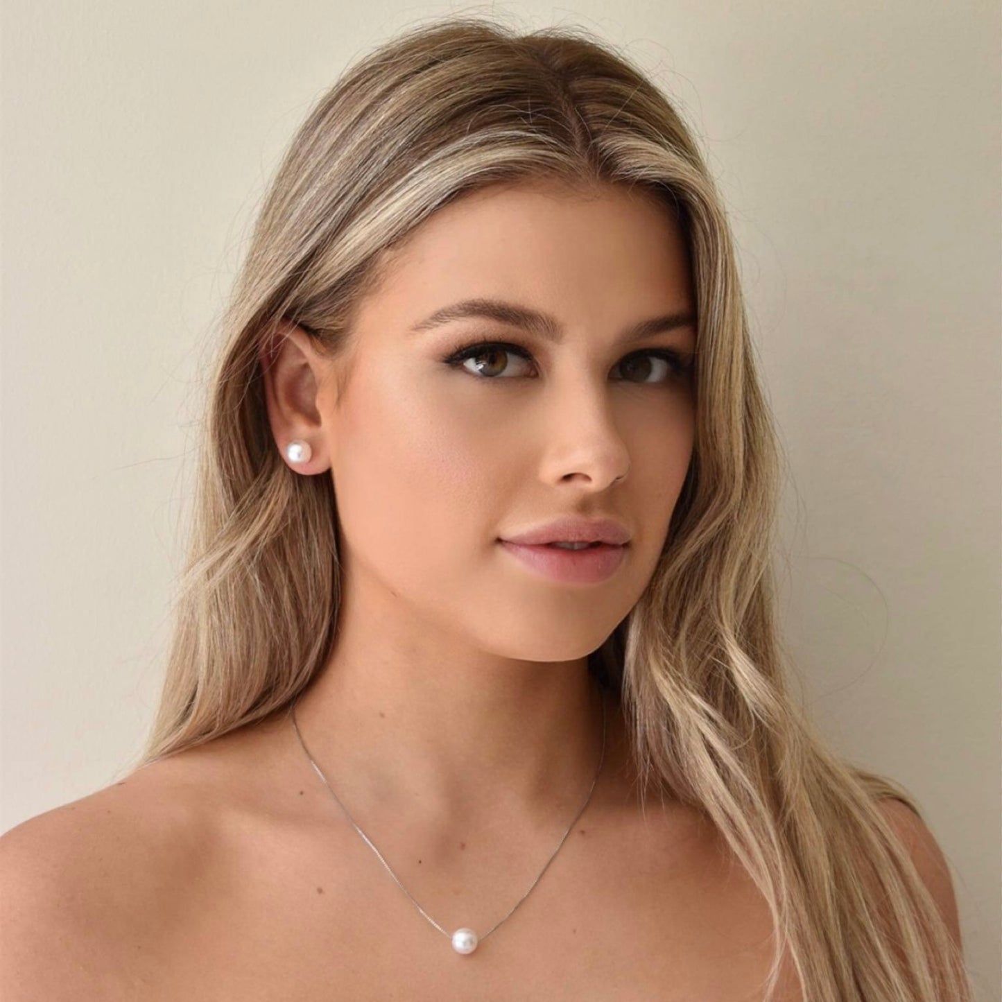 ANA pearl earrings