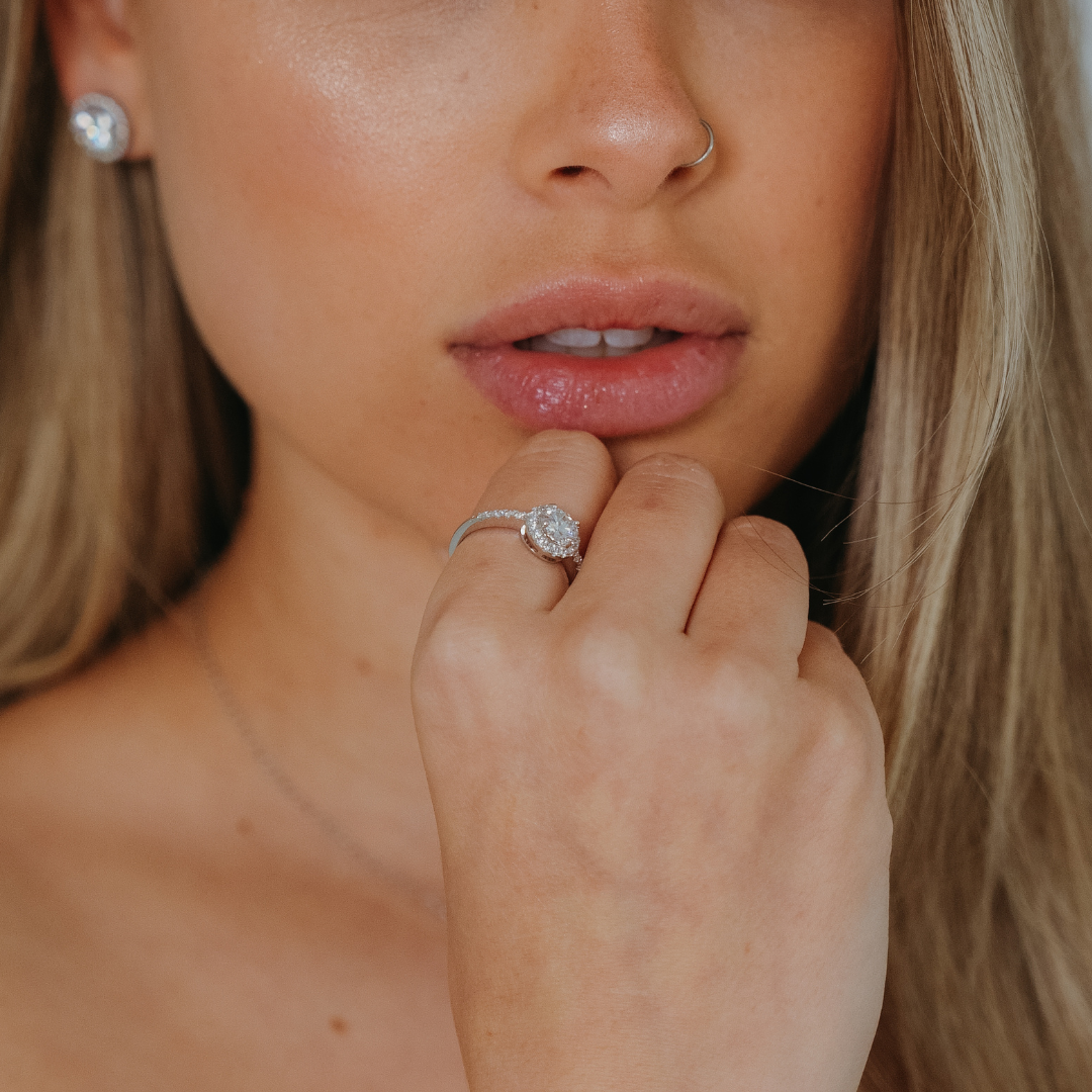 HALO MOISSANITE Ring