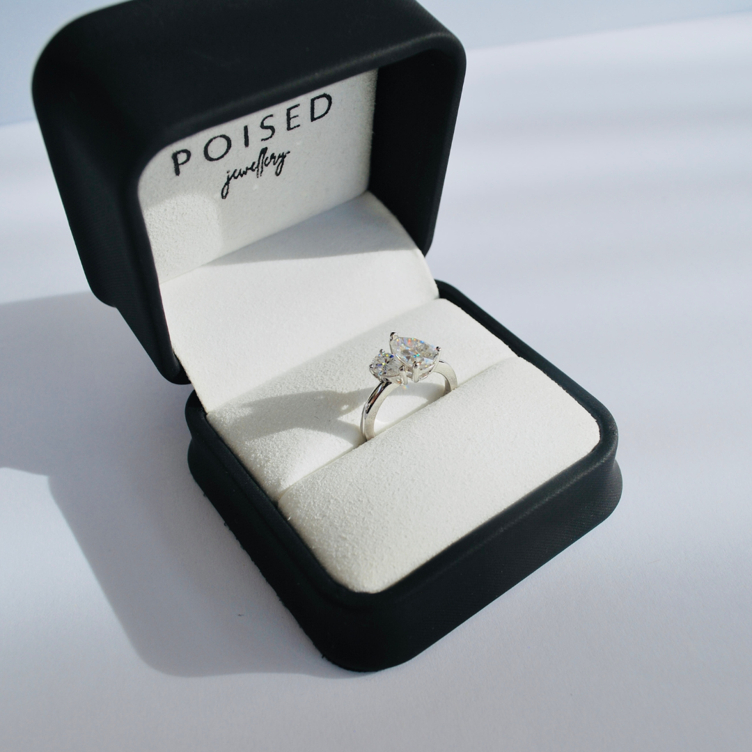 PEAR Moissanite Ring - Toi Et Moi