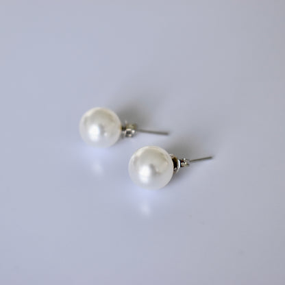 ANA pearl earrings