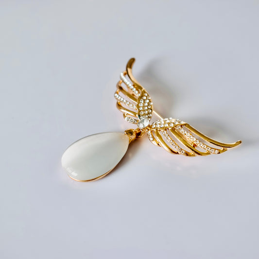 Wings brooch